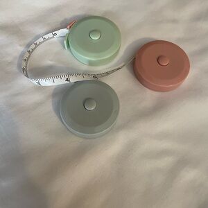 Retractable Tape Measure (NWOT) PICK ONE!!
